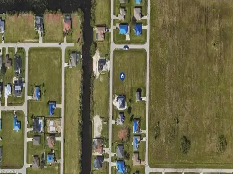 1021 NW 12th Ave, Cape Coral, FL 33993