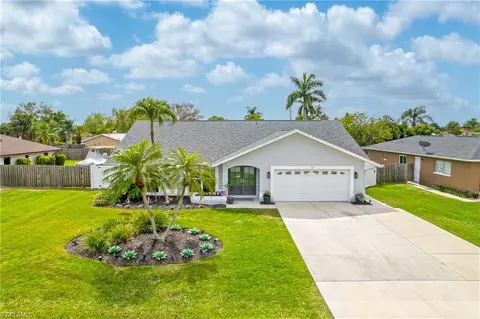 124 Willowick Dr, Naples, FL 34110