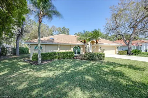 576 Henley Dr, Naples, FL 34104