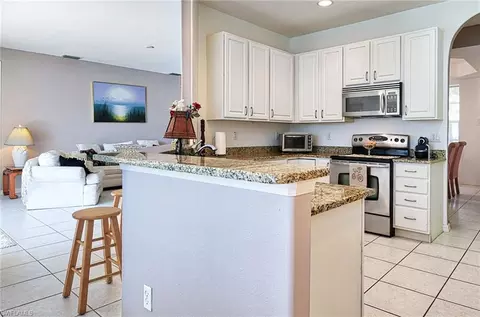 3927 Aurora Ct, Naples, FL 34116 photo 6