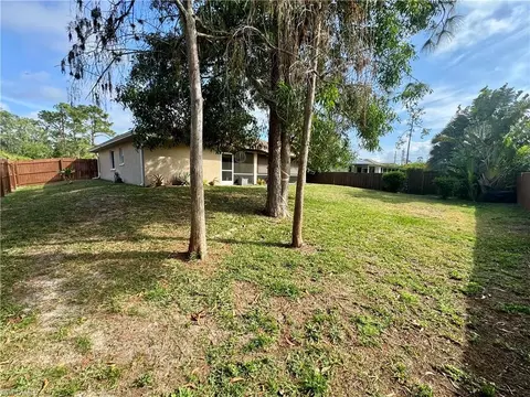 276 Madison Dr, Naples, FL 34110 photo 19