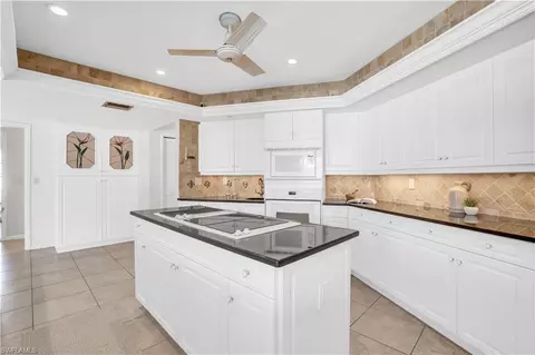 Kitchen - 1660 Mullet Ct, Naples, FL 34102 photo 4 of 5