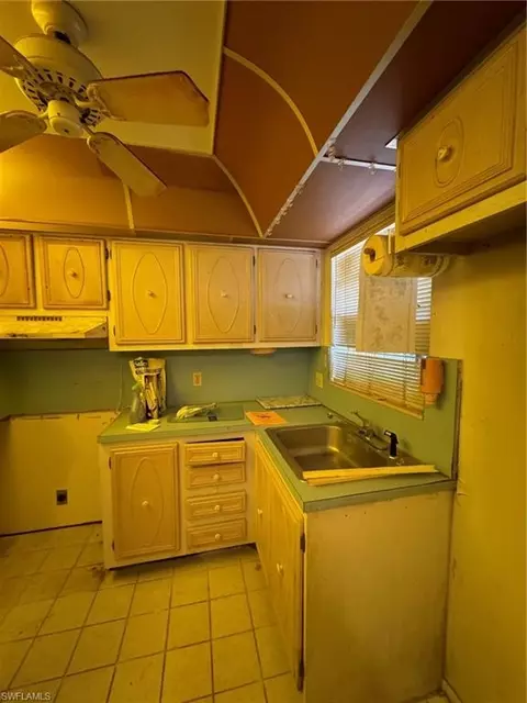200 Forest Lakes Blvd #105, Naples, FL 34105