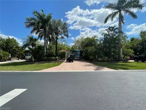 4960 Coach Ln, Naples, FL 34114