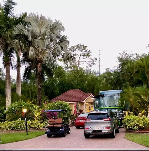 4960 Coach Ln, Naples, FL 34114 photo 2