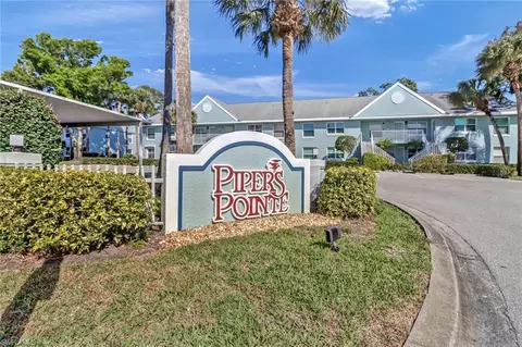 113 Wading Bird Cir #W-105, Naples, FL 34110
