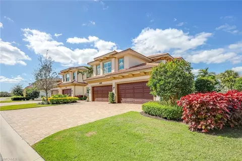 7801 Hawthorne Dr #2704, Naples, FL 34113