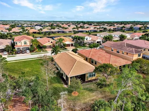 View/Area - 3491 Pacific Dr, Naples, FL 34119 photo 2 of 12