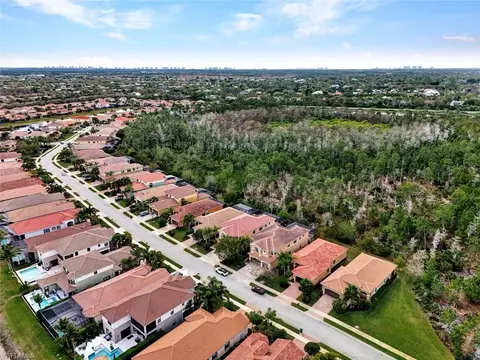 View/Area - 3491 Pacific Dr, Naples, FL 34119 photo 3 of 12