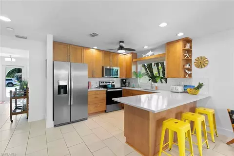 Kitchen - 577 106th Ave N, Naples, FL 34108 photo 6 of 6