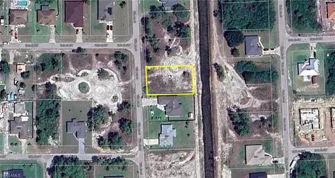 2801 Villa Ave S, Lehigh Acres, FL 33976