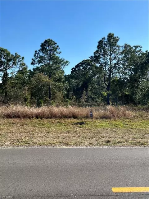 654 Jaguar Blvd, Lehigh Acres, FL 33974