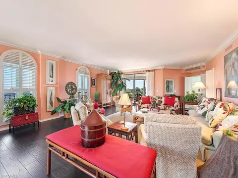 1221 Gulf Shore Blvd N #601, Naples, FL 34102
