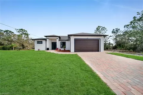 208 Gordon Ave N, Lehigh Acres, FL 33971