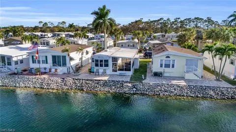 380 Leopard Ln #380, Naples, FL 34114