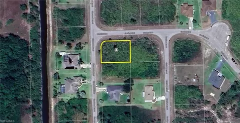 371 Charwood Ave S, Lehigh Acres, FL 33974