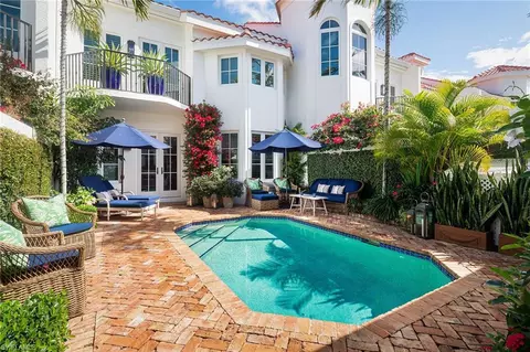 431 2nd Ave S, Naples, FL 34102