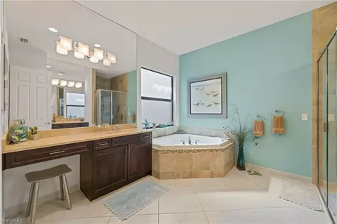 Bath - 3288 Atlantic Cir, Naples, FL 34119 photo 2 of 4