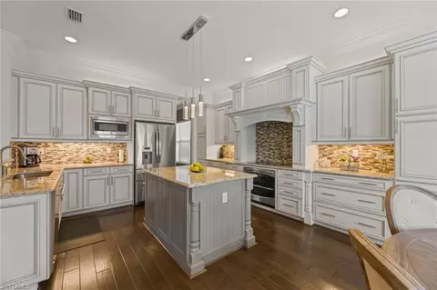 Kitchen - 3288 Atlantic Cir, Naples, FL 34119 photo 3 of 4