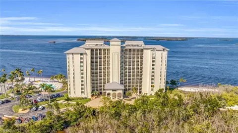 17080 Harbour Point Dr #214, Fort Myers, FL 33908