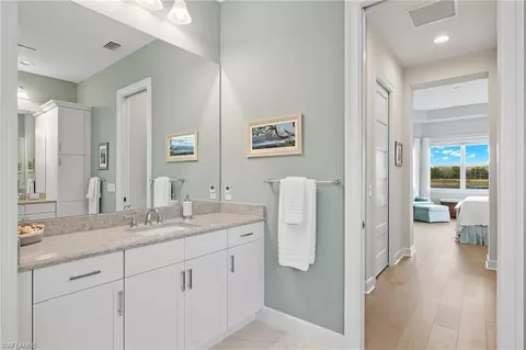 Bath - 5979 Barthelemy Ave, Naples, FL 34113 photo 3 of 4