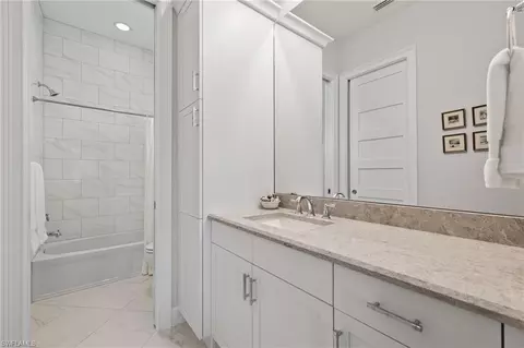 Bath - 5979 Barthelemy Ave, Naples, FL 34113 photo 4 of 4