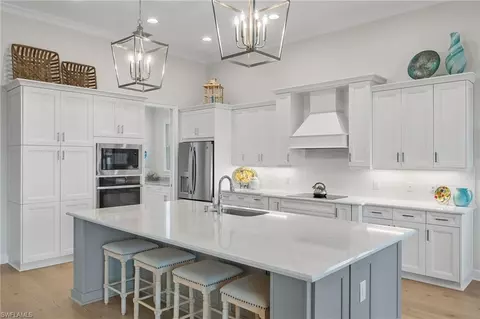 Kitchen - 5979 Barthelemy Ave, Naples, FL 34113 photo 2 of 4
