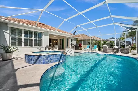 8452 Benelli Ct, Naples, FL 34114