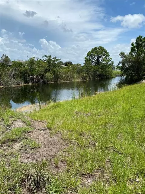 1913 NW 24th Ave, Cape Coral, FL 33993