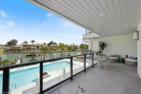 1820 Gulf Shore Blvd N #203, Naples, FL 34102