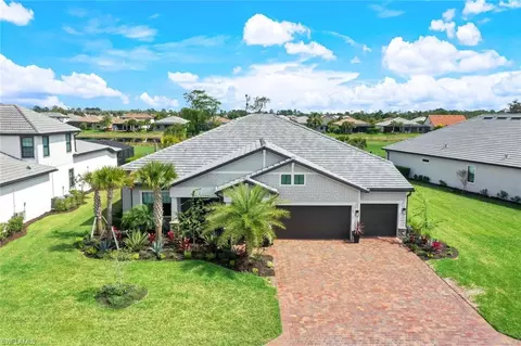 Exterior - 9562 Everglades Dr, Naples, FL 34120 photo 6 of 13
