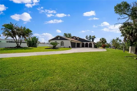 Exterior - 20560 Park Pl, Estero, FL 33928 photo 7 of 11