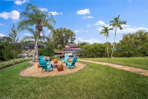 Exterior - 20560 Park Pl, Estero, FL 33928 photo 9 of 11