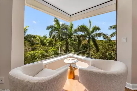 5555 Heron Point Dr #301, Naples, FL 34108