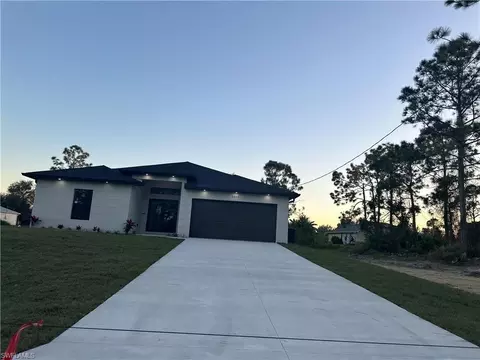 2801 49th St W, Lehigh Acres, FL 33971