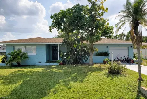 720 Sesame Ct, Cape Coral, FL 33904