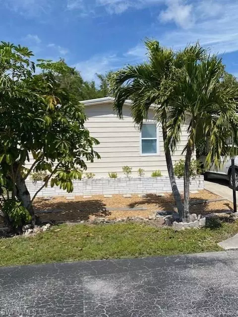 9 Grosbeak Ln #9, Naples, FL 34114
