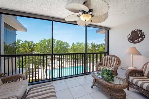 6825 Grenadier Blvd #101, Naples, FL 34108