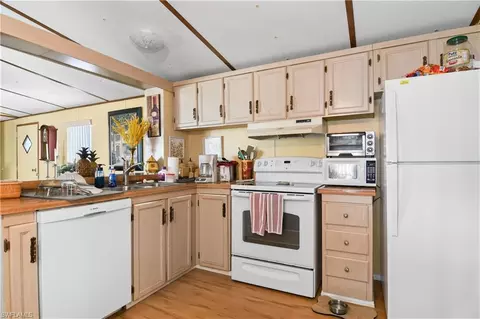 Kitchen - 23 Monaco Ter, Naples, FL 34112 photo 2 of 2