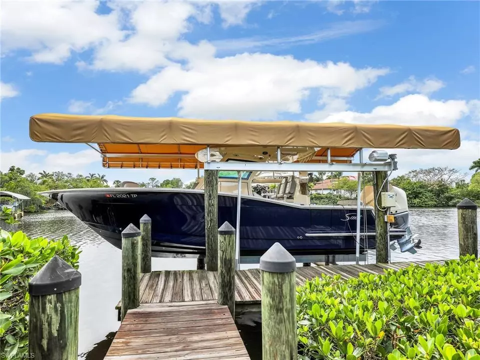 View/Area - 27544 Bayshore Dr, Bonita Springs, FL 34134 photo 2 of 4