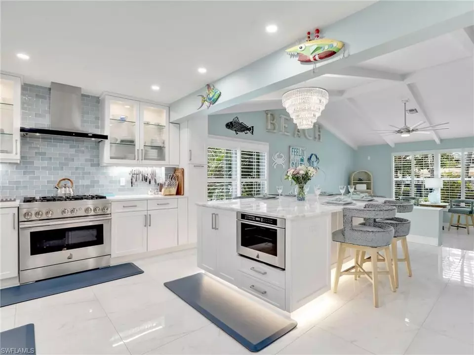 Kitchen - 27544 Bayshore Dr, Bonita Springs, FL 34134 photo 3 of 4