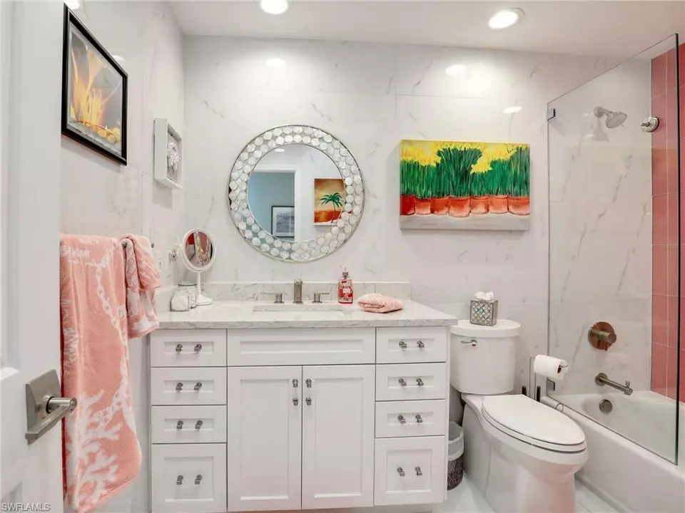 Bath - 27544 Bayshore Dr, Bonita Springs, FL 34134 photo 4 of 5