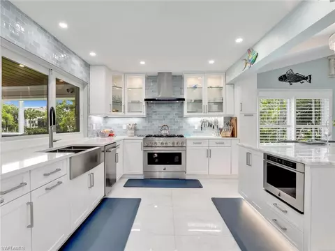 Kitchen - 27544 Bayshore Dr, Bonita Springs, FL 34134 photo 1 of 4