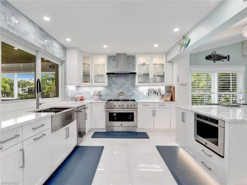 Kitchen - 27544 Bayshore Dr, Bonita Springs, FL 34134 photo 1 of 4