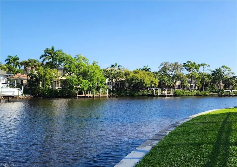 Exterior - 27544 Bayshore Dr, Bonita Springs, FL 34134 photo 10 of 12