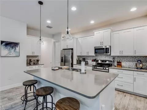 Kitchen - 21358 Estero Palm Way, Estero, FL 33928 photo 7 of 8