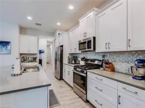 Kitchen - 21358 Estero Palm Way, Estero, FL 33928 photo 3 of 8