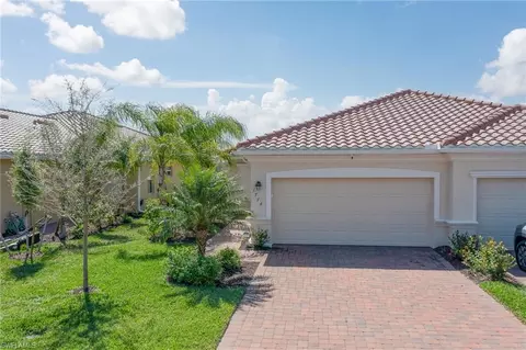 1774 Alameda Dr, Naples, FL 34120