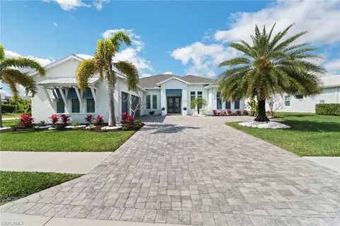 8978 Redonda Dr, Naples, FL 34114