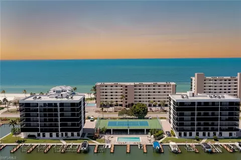 10482 Gulf Shore Dr # 251, Naples, FL 34108
